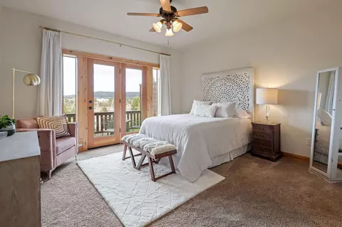Bedroom - 871 SW Blakely Rd, Bend, OR 97702 photo 1 of 6