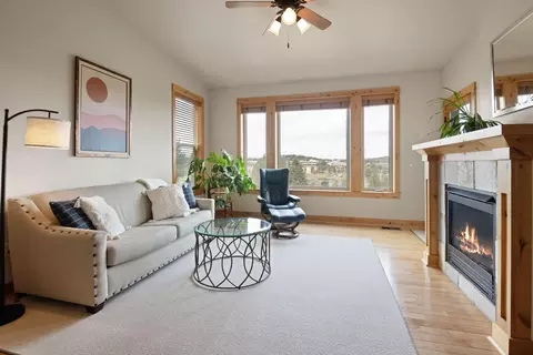 Living - 871 SW Blakely Rd, Bend, OR 97702 photo 2 of 3