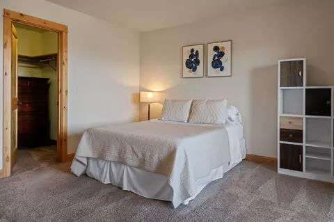 Bedroom - 871 SW Blakely Rd, Bend, OR 97702 photo 4 of 6