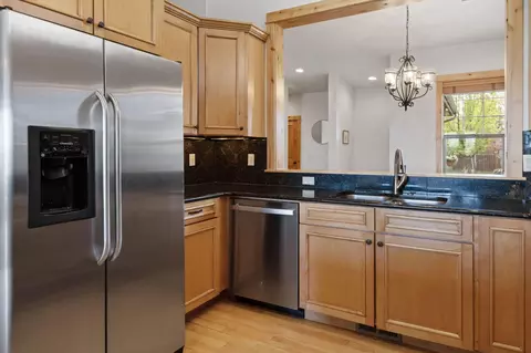 Kitchen - 871 SW Blakely Rd, Bend, OR 97702 photo 3 of 5