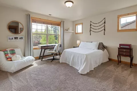 Bedroom - 871 SW Blakely Rd, Bend, OR 97702 photo 5 of 6