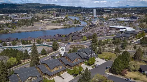 View/Area - 871 SW Blakely Rd, Bend, OR 97702 photo 5 of 6