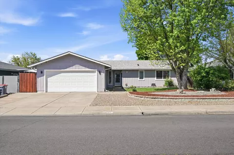 1915 Page St, Medford, OR 97504