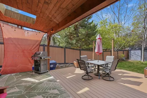 Exterior - 63141 Britta St, Bend, OR 97703 photo 4 of 7
