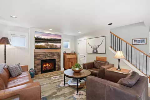 Living - 63141 Britta St, Bend, OR 97703 photo 2 of 4