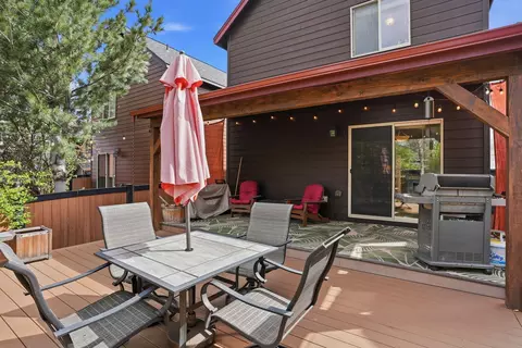 Exterior - 63141 Britta St, Bend, OR 97703 photo 5 of 7