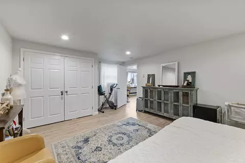 Bedroom - 457 Elm St, Phoenix, OR 97535 photo 4 of 6
