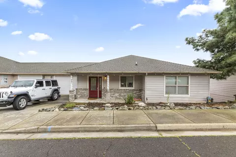 Exterior - 457 Elm St, Phoenix, OR 97535 photo 3 of 4
