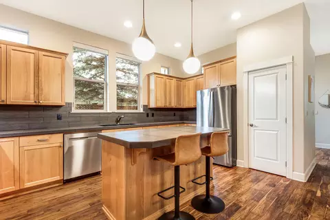 Kitchen - 2323 NW High Lakes Loop, Bend, OR 97703 photo 2 of 4