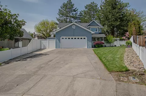 2537 Seville Cir, Medford, OR 97504