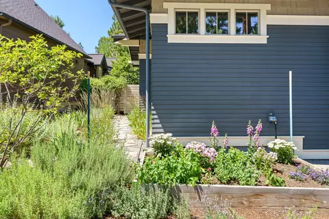 Exterior - 2322 NW High Lakes Loop, Bend, OR 97703 photo 10 of 11