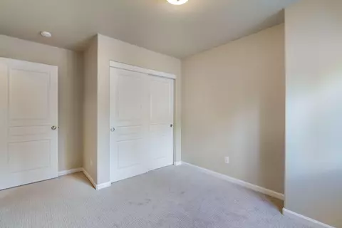 Bedroom - 16559 Daisy Pl, La Pine, OR 97739 photo 5 of 6