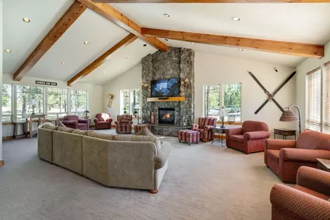 Living - 16559 Daisy Pl, La Pine, OR 97739 photo 4 of 4