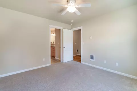 Bedroom - 16559 Daisy Pl, La Pine, OR 97739 photo 3 of 6