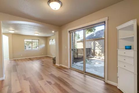 Living - 16559 Daisy Pl, La Pine, OR 97739 photo 3 of 4