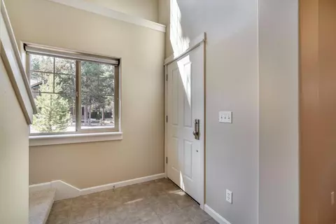 Entry Way - 16559 Daisy Pl, La Pine, OR 97739 photo 1 of 1