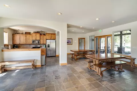 Dining - 16559 Daisy Pl, La Pine, OR 97739 photo 1 of 1
