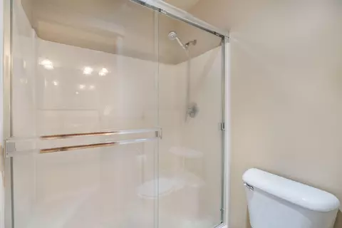 Bath - 16559 Daisy Pl, La Pine, OR 97739 photo 2 of 3