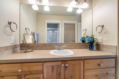 Bath - 16559 Daisy Pl, La Pine, OR 97739 photo 1 of 3