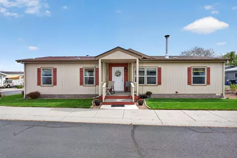 2640 SW Evening Primrose Dr, Redmond, OR 97756