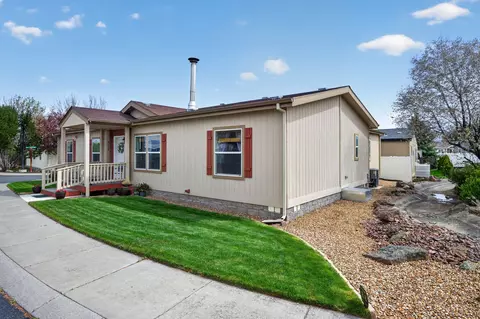 2640 SW Evening Primrose Dr, Redmond, OR 97756