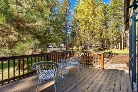 55833 Lost Rider Loop, Bend, OR 97707 photo 3