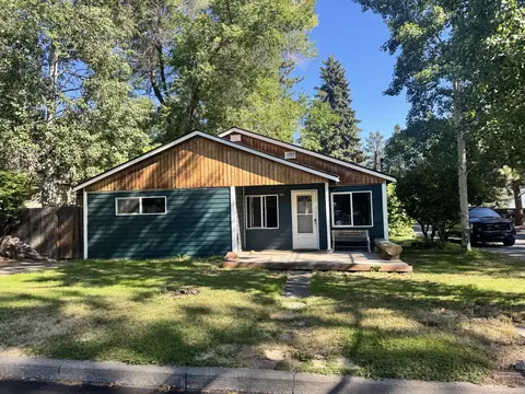1302 NW Lexington Ave, Bend, OR 97703