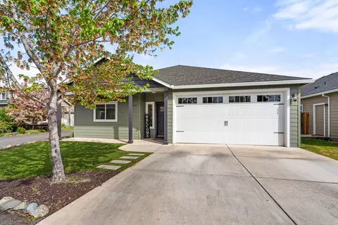 1350 Swayze Ln, Medford, OR 97501