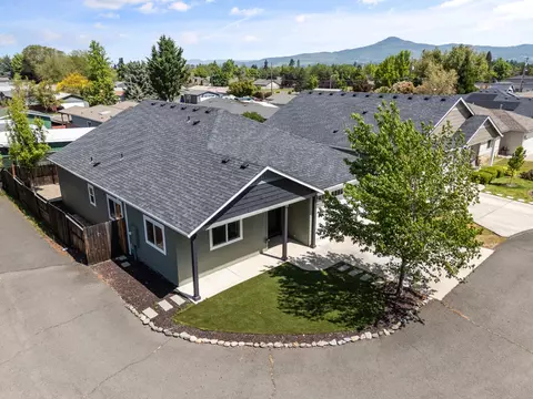 1350 Swayze Ln, Medford, OR 97501