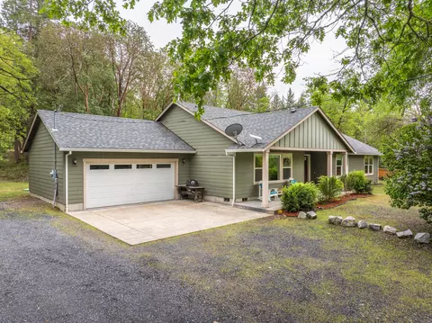 769 Portland Ave, Grants Pass, OR 97526