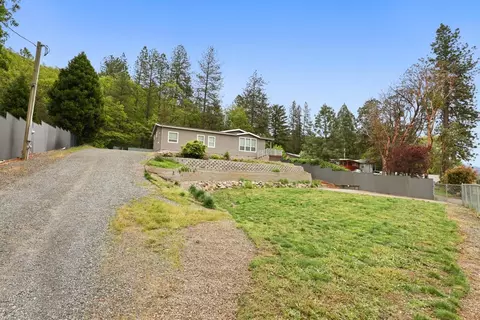 4782 N N Riv, Gold Hill, OR 97525