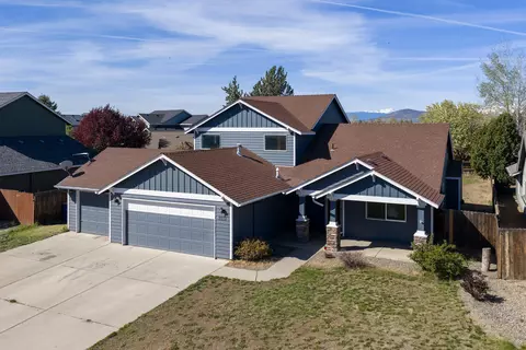 2113 NW 22nd St, Redmond, OR 97756
