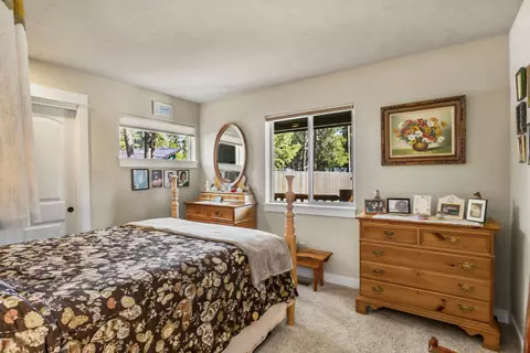Bedroom - 17048 Norwalk Rd, Bend, OR 97707 photo 1 of 4