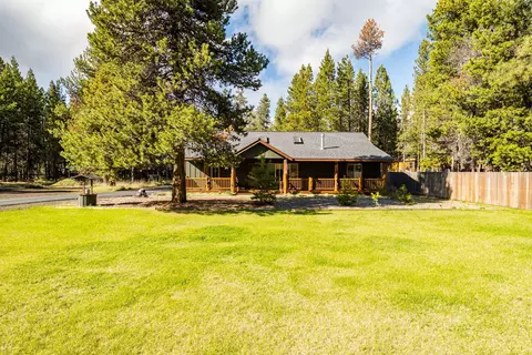 17048 Norwalk Rd, Bend, OR 97707