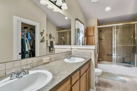 Bath - 17048 Norwalk Rd, Bend, OR 97707 photo 2 of 2