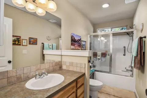 Bath - 17048 Norwalk Rd, Bend, OR 97707 photo 1 of 2