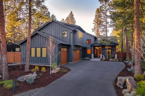 19546 E Campbell Rd, Bend, OR 97702
