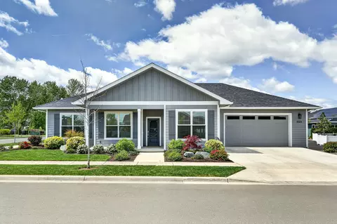 1501 River Run St, Central Point, OR 97502