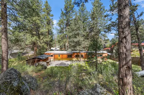 19955 Ashwood Dr, Bend, OR 97702