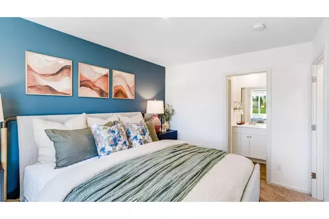 Bedroom - 16651 Grey Pine St, La Pine, OR 97739 photo 9 of 10