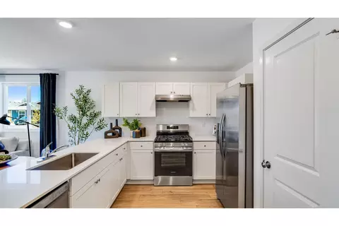 Kitchen - 16651 Grey Pine St, La Pine, OR 97739 photo 1 of 4