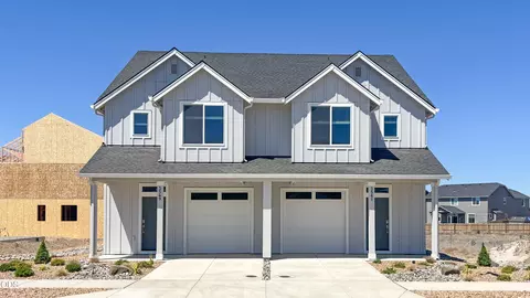 3561 NW 7th St, Redmond, OR 97756