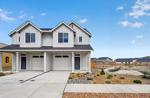 3561 NW 7th St, Redmond, OR 97756