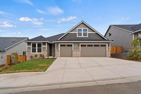 1134 Pumpkin Ridge Dr #337, Eagle Point, OR 97524