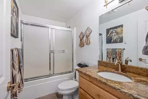 Bath - 55550 Heidi Ct, Bend, OR 97707 photo 2 of 3