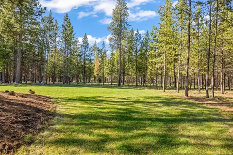 Exterior - 55550 Heidi Ct, Bend, OR 97707 photo 8 of 10