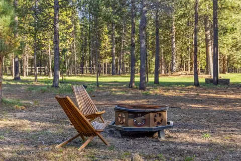 Exterior - 55550 Heidi Ct, Bend, OR 97707 photo 10 of 10