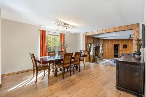 Dining - 55550 Heidi Ct, Bend, OR 97707 photo 2 of 3