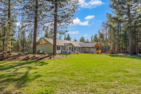Exterior - 55550 Heidi Ct, Bend, OR 97707 photo 7 of 10