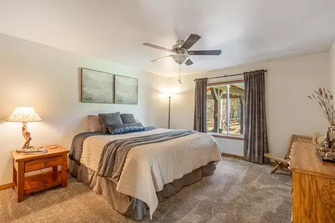 Bedroom - 55550 Heidi Ct, Bend, OR 97707 photo 2 of 3